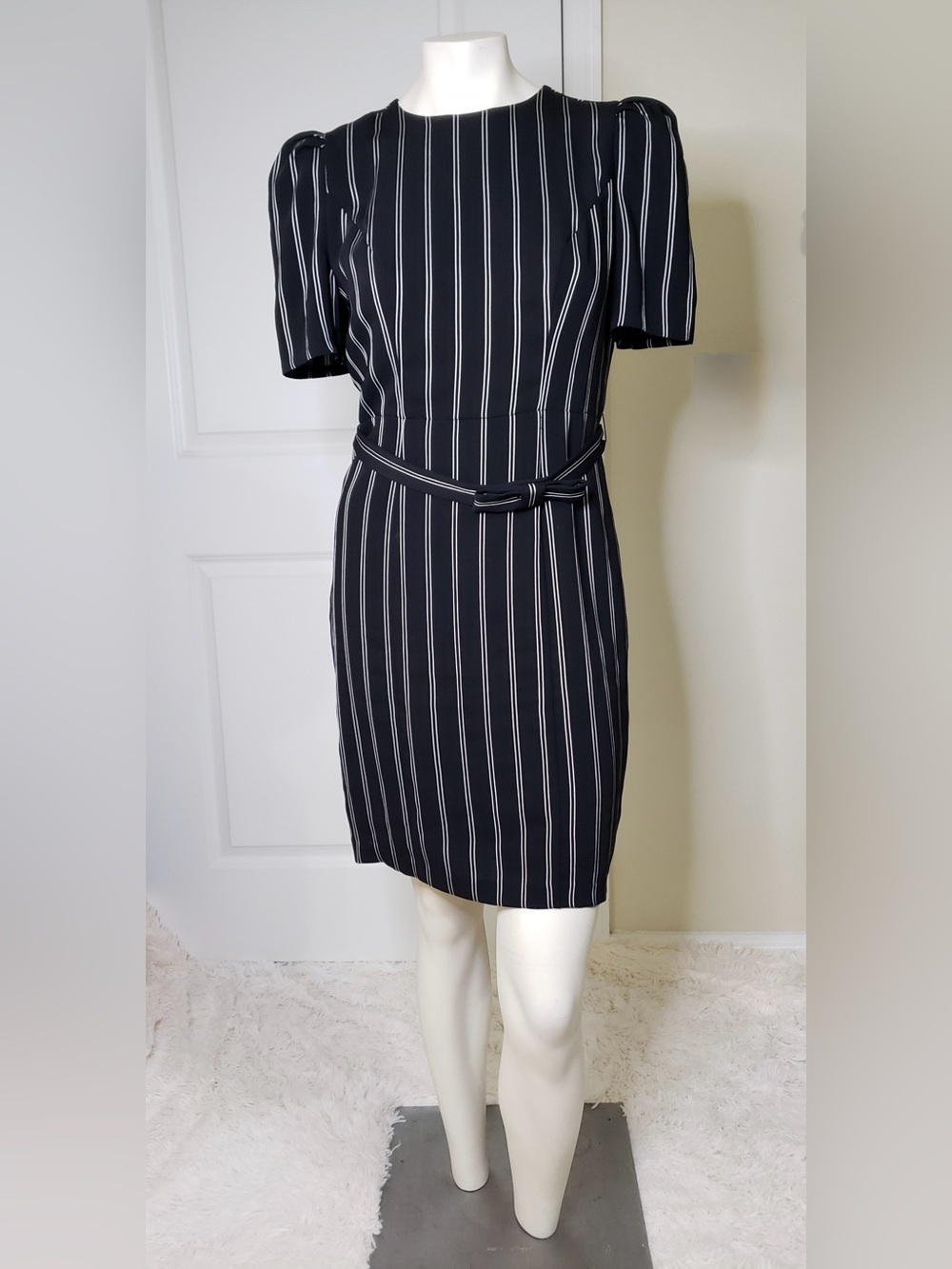 Express Black & Gray Pinstripe Puff Sleeve Belted Sheath Dress Women’s Size 8